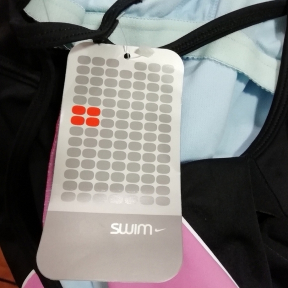 NWT! Nike One Piece Swimsuit - Picture 9 of 13